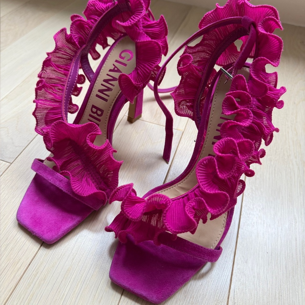 Gianni Bini size 7.5  Pink Ruffle Stiletto Heels
